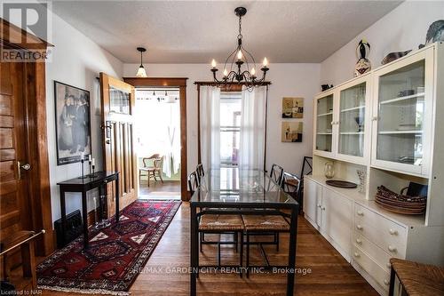 56 Woodland Ave, St. Catharines, ON - Indoor Photo Showing Dining Room