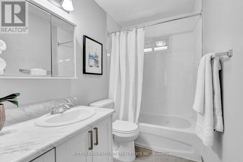 183 Sekura St, Cambridge, ON - Indoor Photo Showing Bathroom
