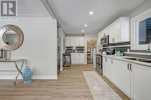 183 Sekura Street, Cambridge, ON - Indoor Photo Showing Kitchen