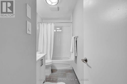 183 Sekura Street, Cambridge, ON - Indoor Photo Showing Bathroom
