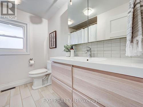 3 Dundana Ave, Hamilton, ON - Indoor Photo Showing Bathroom