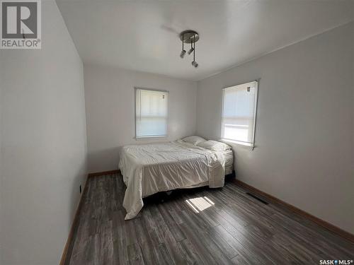 211 6Th Avenue W, Shaunavon, SK - Indoor Photo Showing Bedroom
