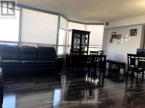 #1103 -135 Hillcrest Ave, Mississauga, ON - Indoor Photo Showing Living Room