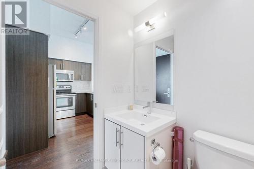 #Ph06 -65 Speers Rd, Oakville, ON - Indoor Photo Showing Bathroom