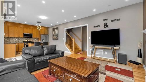 7 Porter Dr, Orangeville, ON - Indoor Photo Showing Living Room
