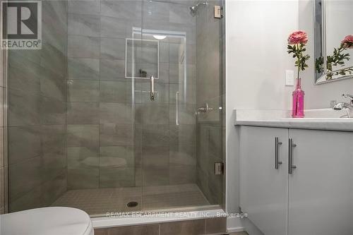 24 - 527 Shaver Road, Hamilton, ON - Indoor Photo Showing Bathroom