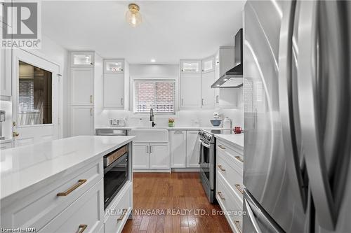 43 Thorold Avenue, Thorold, ON - Indoor Photo Showing Kitchen With Upgraded Kitchen