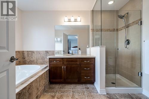 71 Oakhaven Pl, Hamilton, ON - Indoor Photo Showing Bathroom