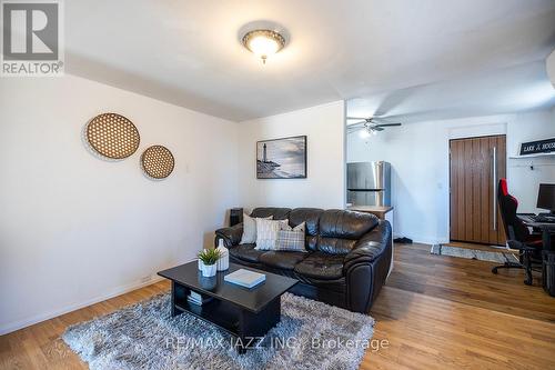2 Boulton Street, Clarington, ON - Indoor Photo Showing Living Room