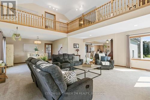 5728 Gilmore Road, Clarington, ON - Indoor Photo Showing Living Room