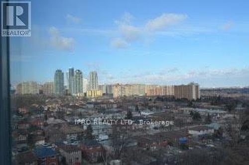 1413 - 135 Hillcrest Avenue, Mississauga, ON - Outdoor With View