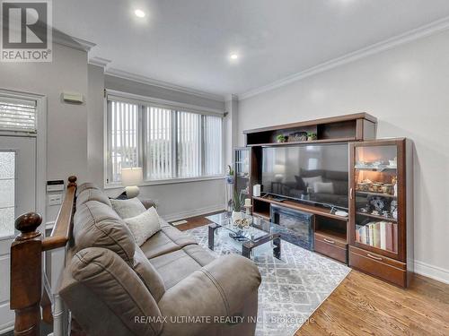 436 Gilbert Avenue, Toronto, ON - Indoor Photo Showing Living Room
