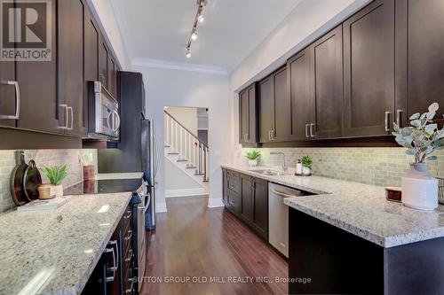 101 - 9 Burnhamthorpe Crescent, Toronto, ON - Indoor Photo Showing Kitchen With Upgraded Kitchen