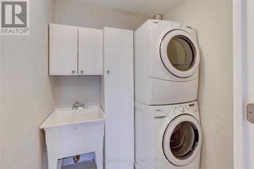 101 - 9 Burnhamthorpe Crescent, Toronto, ON - Indoor Photo Showing Laundry Room
