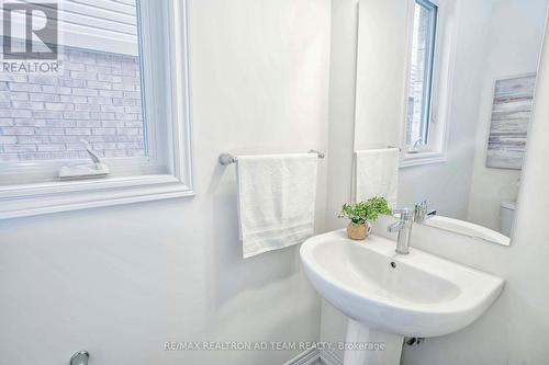 59 Bayardo Dr, Oshawa, ON - Indoor Photo Showing Bathroom
