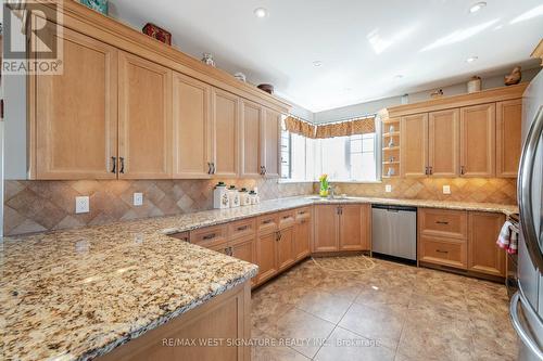 15480 10Th Concession, King, ON - Indoor Photo Showing Kitchen With Upgraded Kitchen