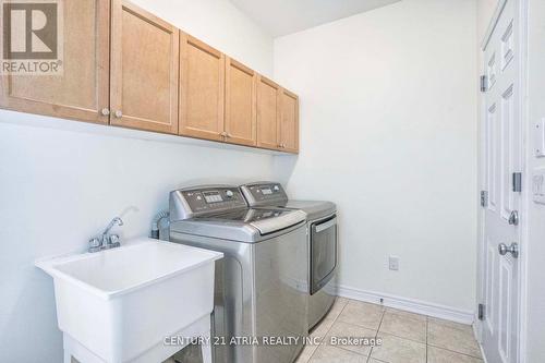48 Farmhouse Crescent, Richmond Hill, ON - Indoor Photo Showing Laundry Room