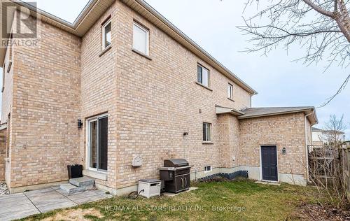 8 White Cres, Barrie, ON - Outdoor With Exterior