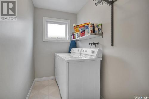 114 6Th Avenue E, Delisle, SK - Indoor Photo Showing Laundry Room