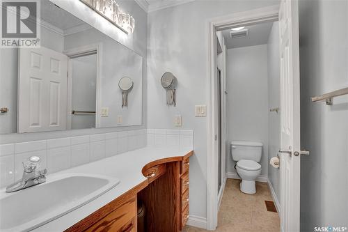 114 6Th Avenue E, Delisle, SK - Indoor Photo Showing Bathroom