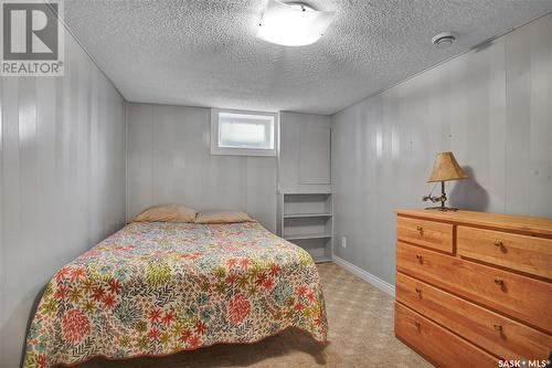 114 6Th Avenue E, Delisle, SK - Indoor Photo Showing Bedroom
