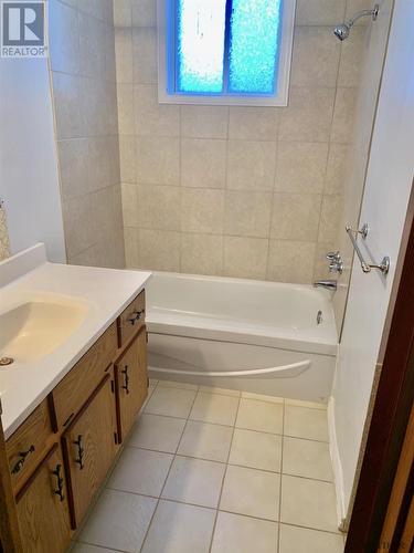 419 Buffam Dr, Temiskaming Shores, ON - Indoor Photo Showing Bathroom