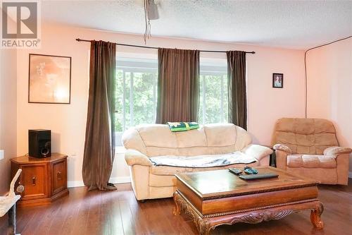 91 Oriole Street, Kitimat, BC - Indoor Photo Showing Living Room