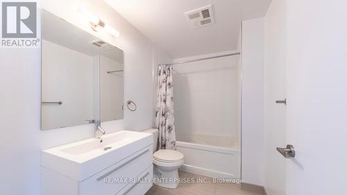 #815 -297 College St, Toronto, ON - Indoor Photo Showing Bathroom
