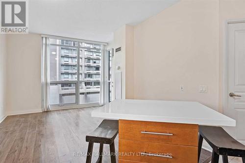 505 - 1121 Bay Street, Toronto, ON - Indoor Photo Showing Other Room