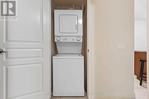 505 - 1121 Bay Street, Toronto, ON - Indoor Photo Showing Laundry Room