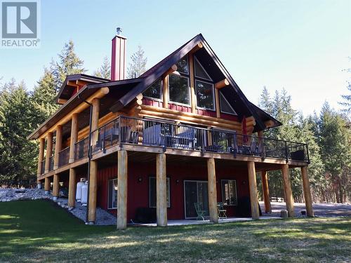 2589 Airstrip Road, Anglemont, BC - Outdoor