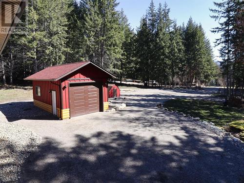 2589 Airstrip Road, Anglemont, BC - Outdoor