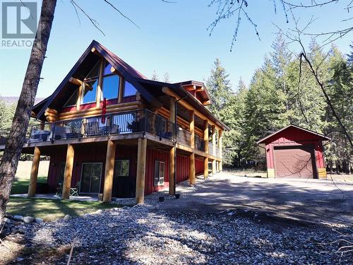 2589 Airstrip Road, Anglemont, BC - Outdoor