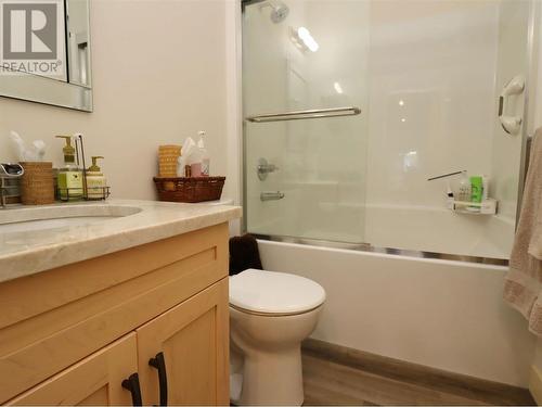 2589 Airstrip Road, Anglemont, BC - Indoor Photo Showing Bathroom