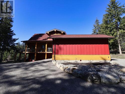 2589 Airstrip Road, Anglemont, BC - Outdoor