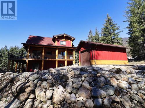 2589 Airstrip Road, Anglemont, BC - Outdoor