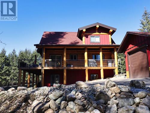 2589 Airstrip Road, Anglemont, BC - Outdoor