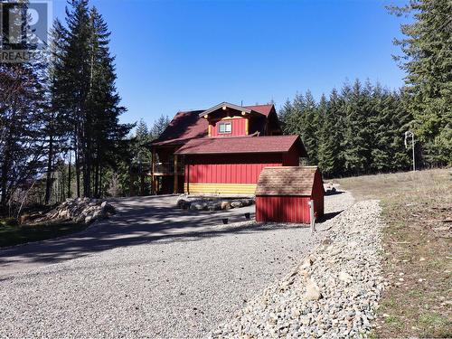 2589 Airstrip Road, Anglemont, BC - Outdoor