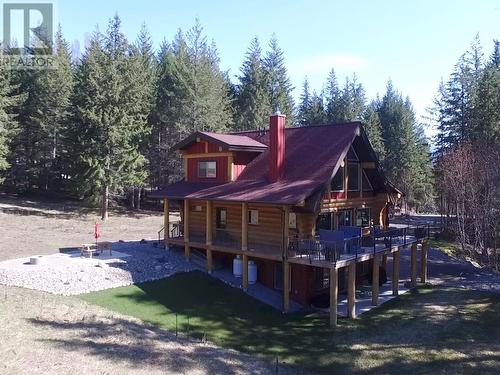 2589 Airstrip Road, Anglemont, BC - Outdoor