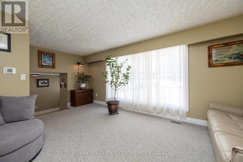 20 Ridout St, Brockton, ON - Indoor