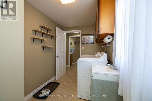 20 Ridout St, Brockton, ON - Indoor Photo Showing Laundry Room