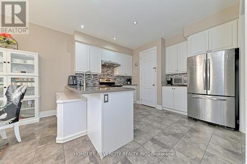 67 Enford Cres, Brampton, ON - Indoor Photo Showing Kitchen With Upgraded Kitchen
