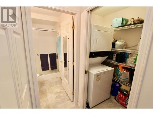 408-860 Nicolani Drive, Kamloops, BC - Indoor Photo Showing Laundry Room