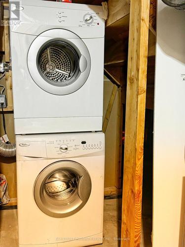 #Lower -387 Coachwhip Tr, Newmarket, ON - Indoor Photo Showing Laundry Room