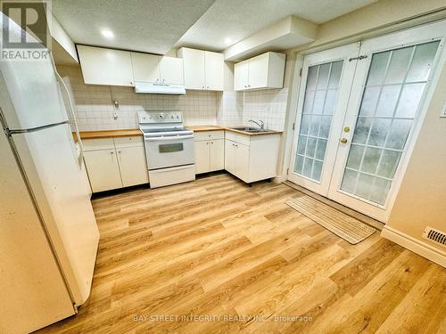 Lower - 387 Coachwhip Trail, Newmarket, ON - Indoor Photo Showing Kitchen