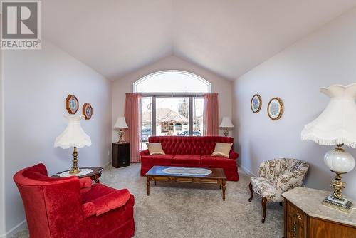 108 7650 St Patrick Avenue, Prince George, BC - Indoor Photo Showing Living Room