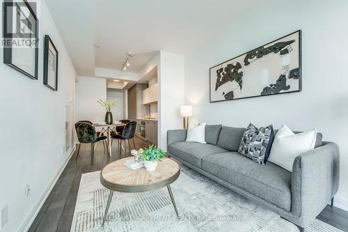 4008 - 50 Charles Street, Toronto, ON - Indoor Photo Showing Living Room