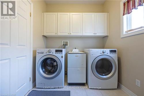 1184 Thornley Ave, London, ON - Indoor Photo Showing Laundry Room