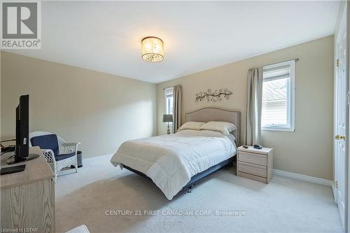 1184 Thornley Ave, London, ON - Indoor Photo Showing Bedroom