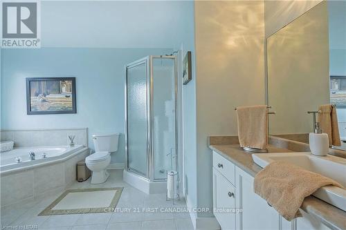 1184 Thornley Ave, London, ON - Indoor Photo Showing Bathroom